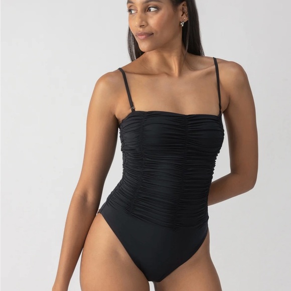 NWT Sanctuary Women's Beach Goddess Excess Shirred Mio One-Piece Swimsuit Medium - Picture 4 of 5